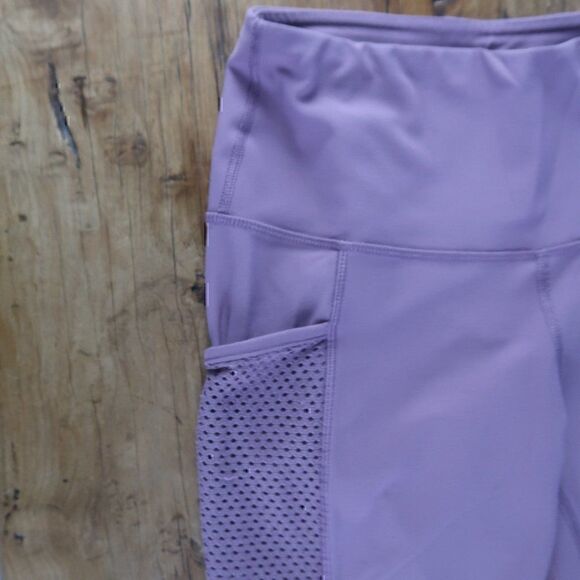 90 DEGREE PLUM LASER CUT OUT WAISTBAND POCKET SIDE POCKETS CAPRI LEGGINGS SMALL - Picture 7 of 10
